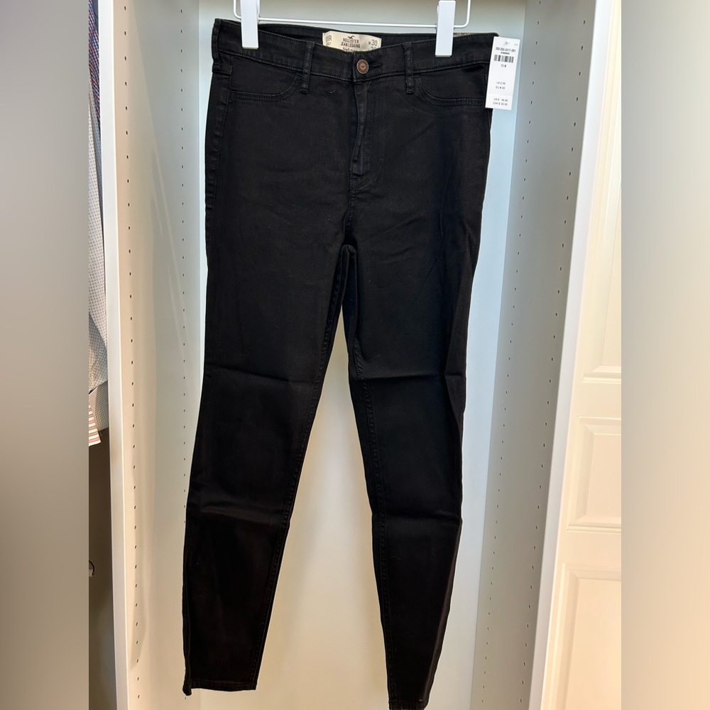 NWT Hollister black jean leggings. High rise. Size 11R/30